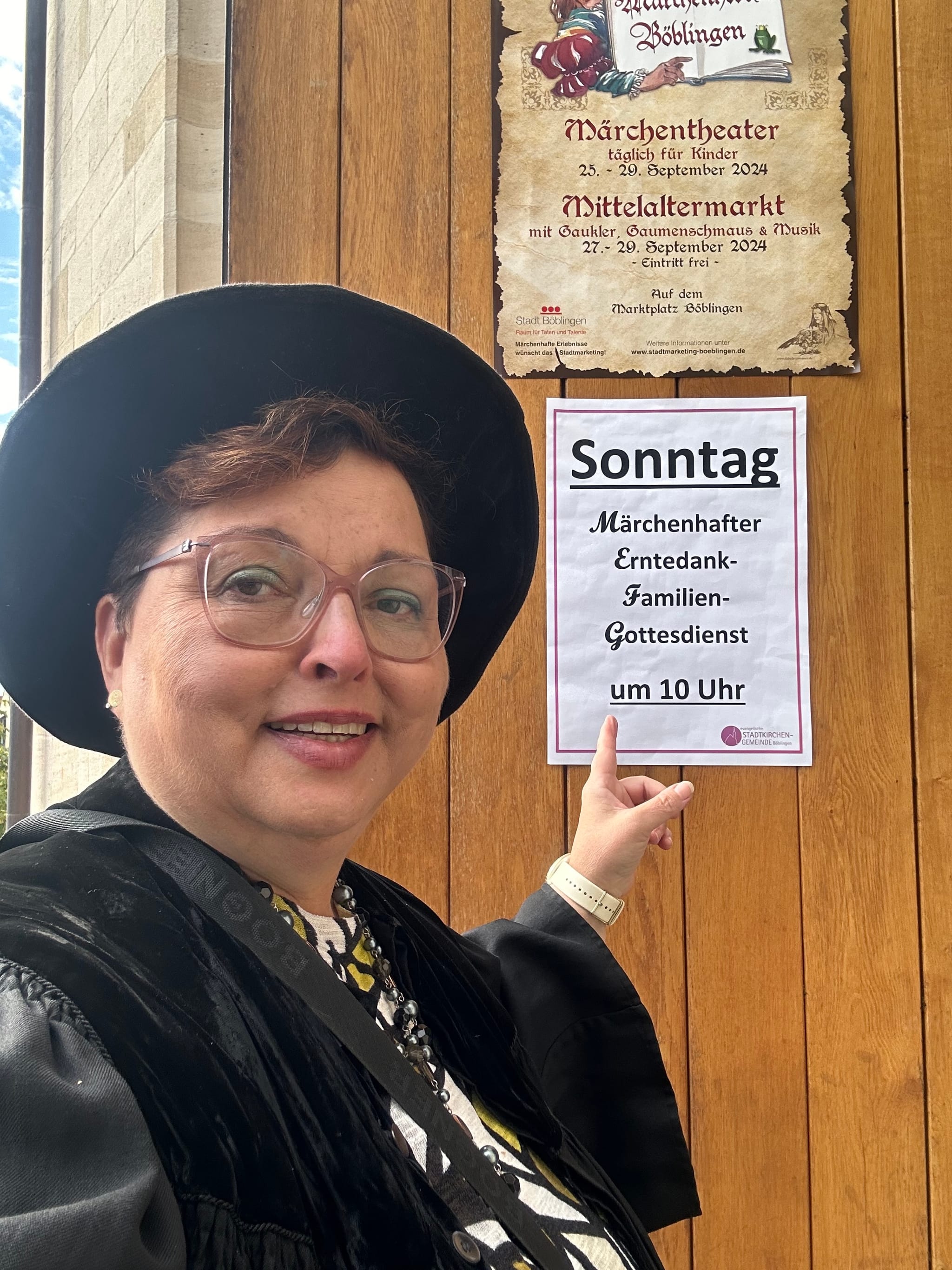 Auch in diesem Jahr wird Pfarrerin Gerlinde Feine im mittelalterlichen Gewand für den Marktgottesdienst beim Märchenherbst werben.