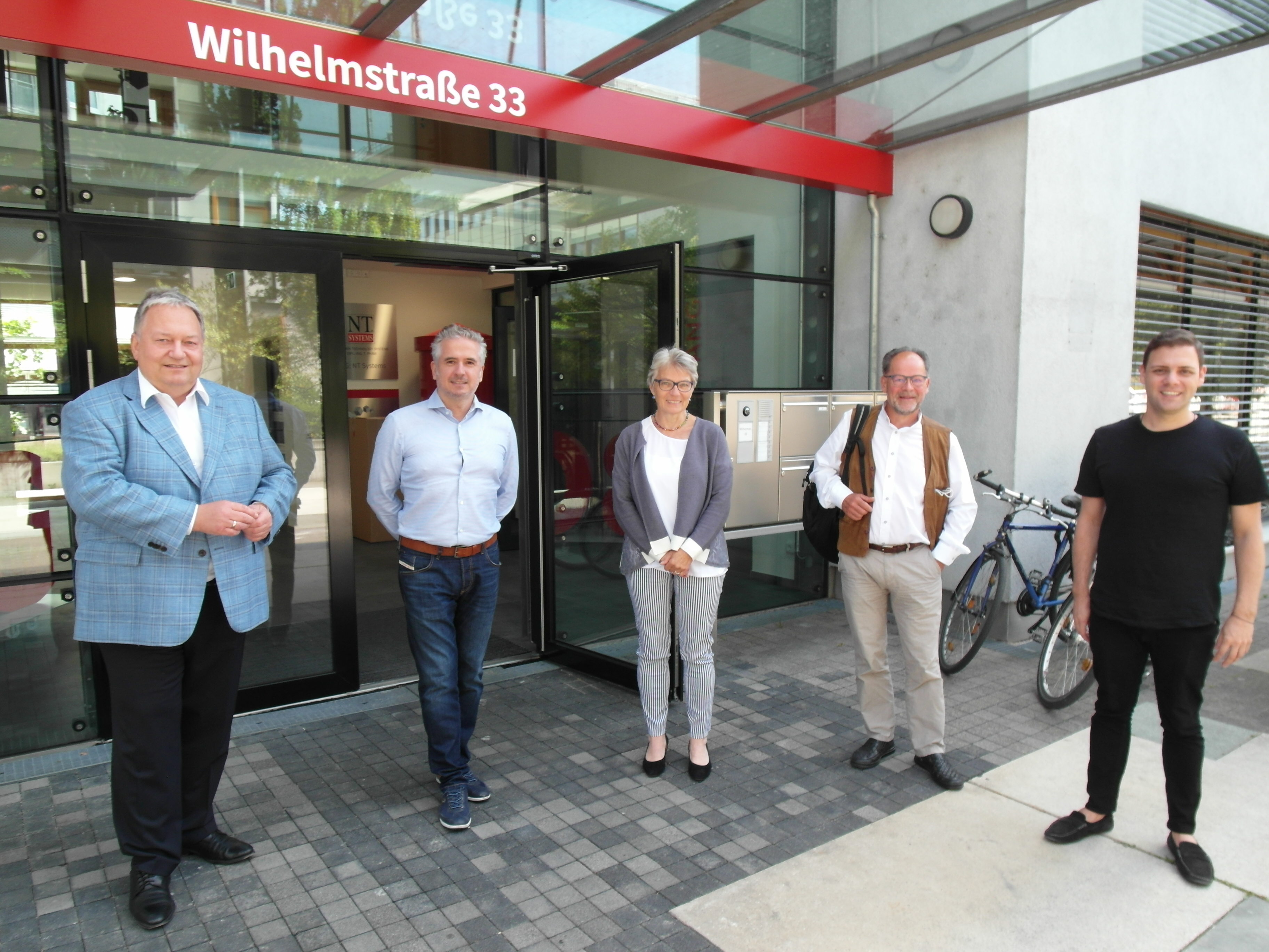 Die Macher fürs Böblinger Hospiz (von links): BGG-Geschäftsführer Rainer Ganske, Gianfranco Paradisi (Kassier des Hospizvereins Region Böblingen-Sindelfingen), Maria Dries-Koblowsky (Vorsitzende des Hospizvereins), Andreas Senn (Pressesprecher des Hospizvereins) und Florian Wahl (stellvertretender Vorsitzender des Hospizvereins).      Bild: Staber