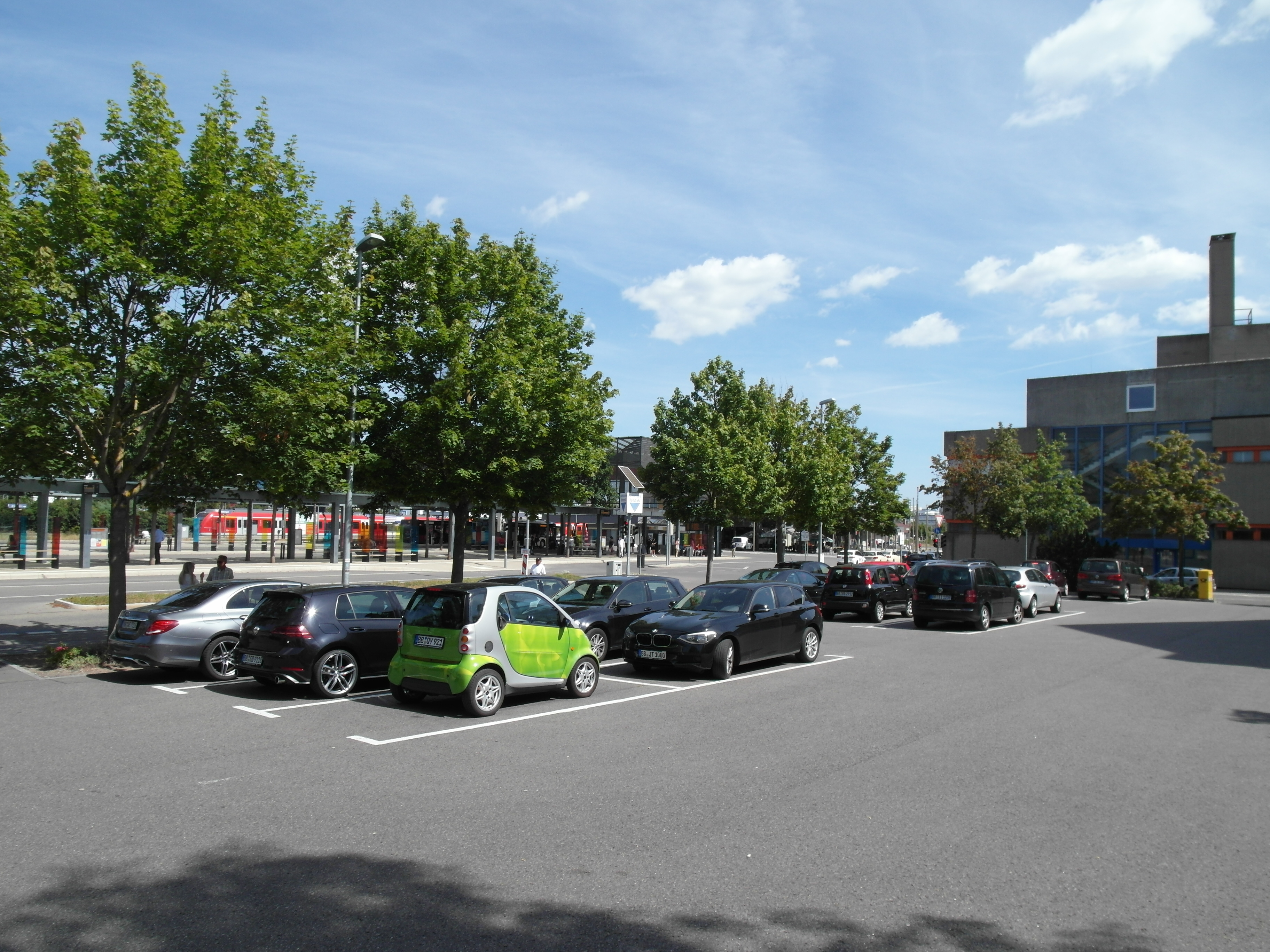 Noch parken hier Autos, wo das Böblinger Hospiz entstehen soll.                            Bild: Staber