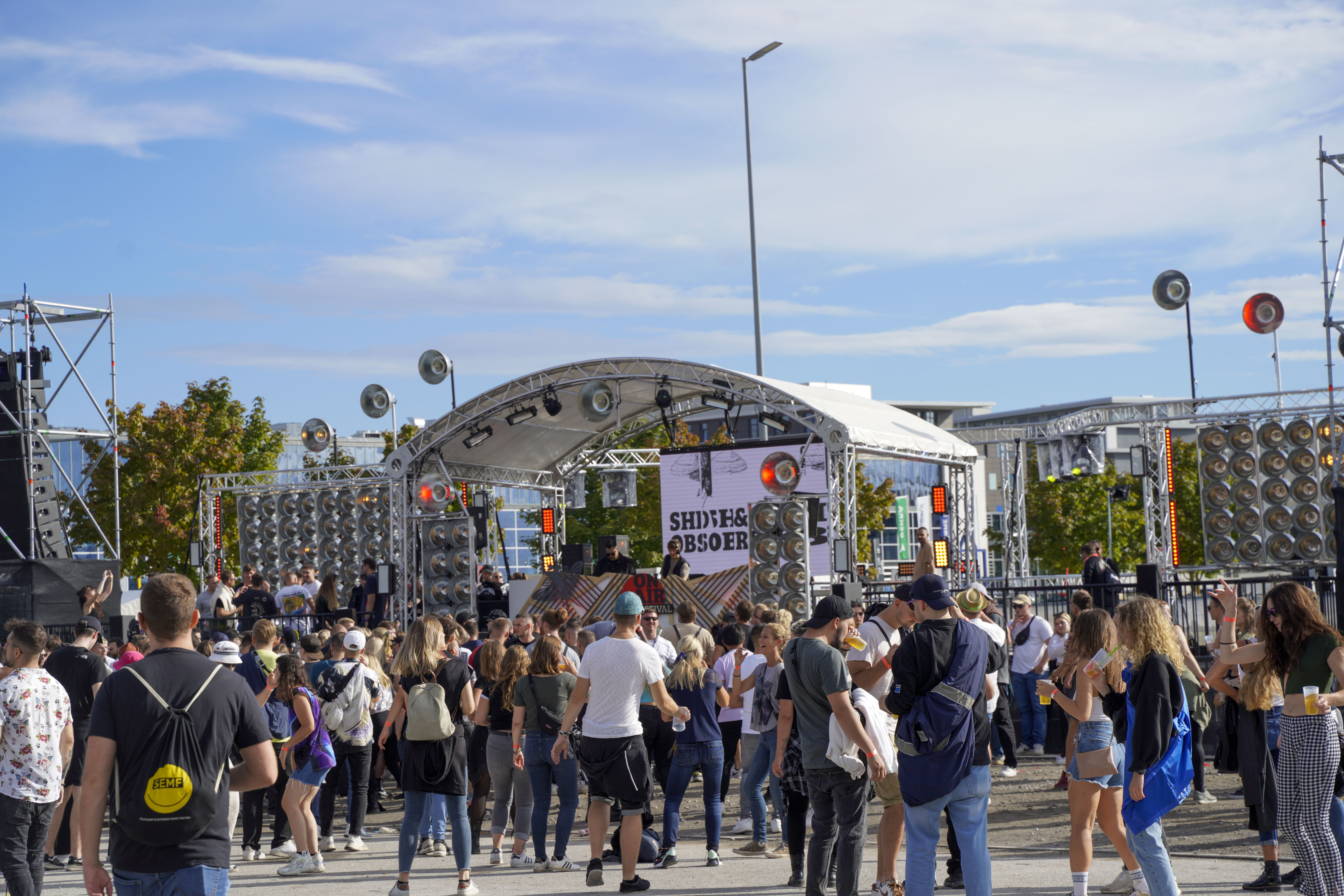 Rund  2000 Techno-Fans haben beim On Air Festival auf dem gemeinsamen Festplatz von Sindelfingen und Böblingen friedlich gefeiert.     Bild: Dettenmeyer