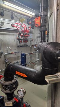 Die Filterpumpen arbeiten unermüdlich.