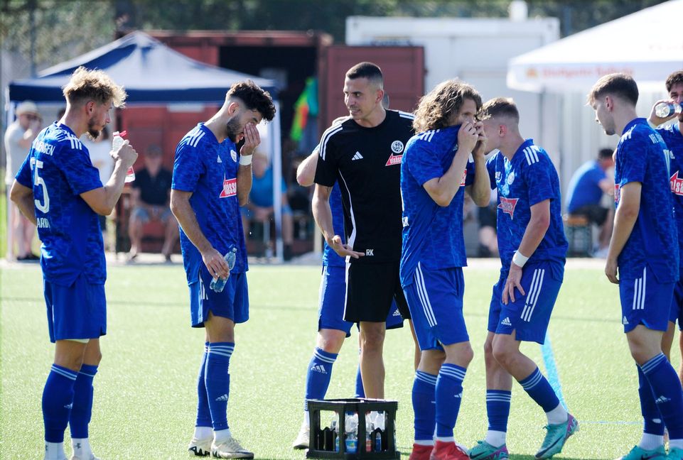 Enttäuschte Sindelfinger nach dem 3:4 gegen den SV Waldhausen.