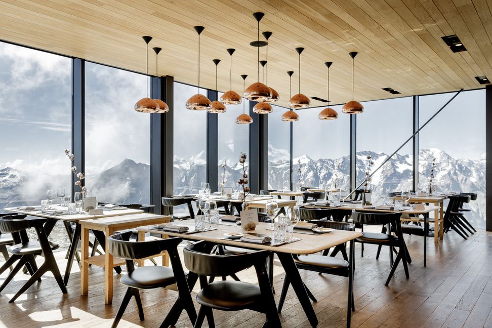 Eingebettet in majestätische Berggipfel: das Restaurant ice Q in Sölden.Bild: Kalus