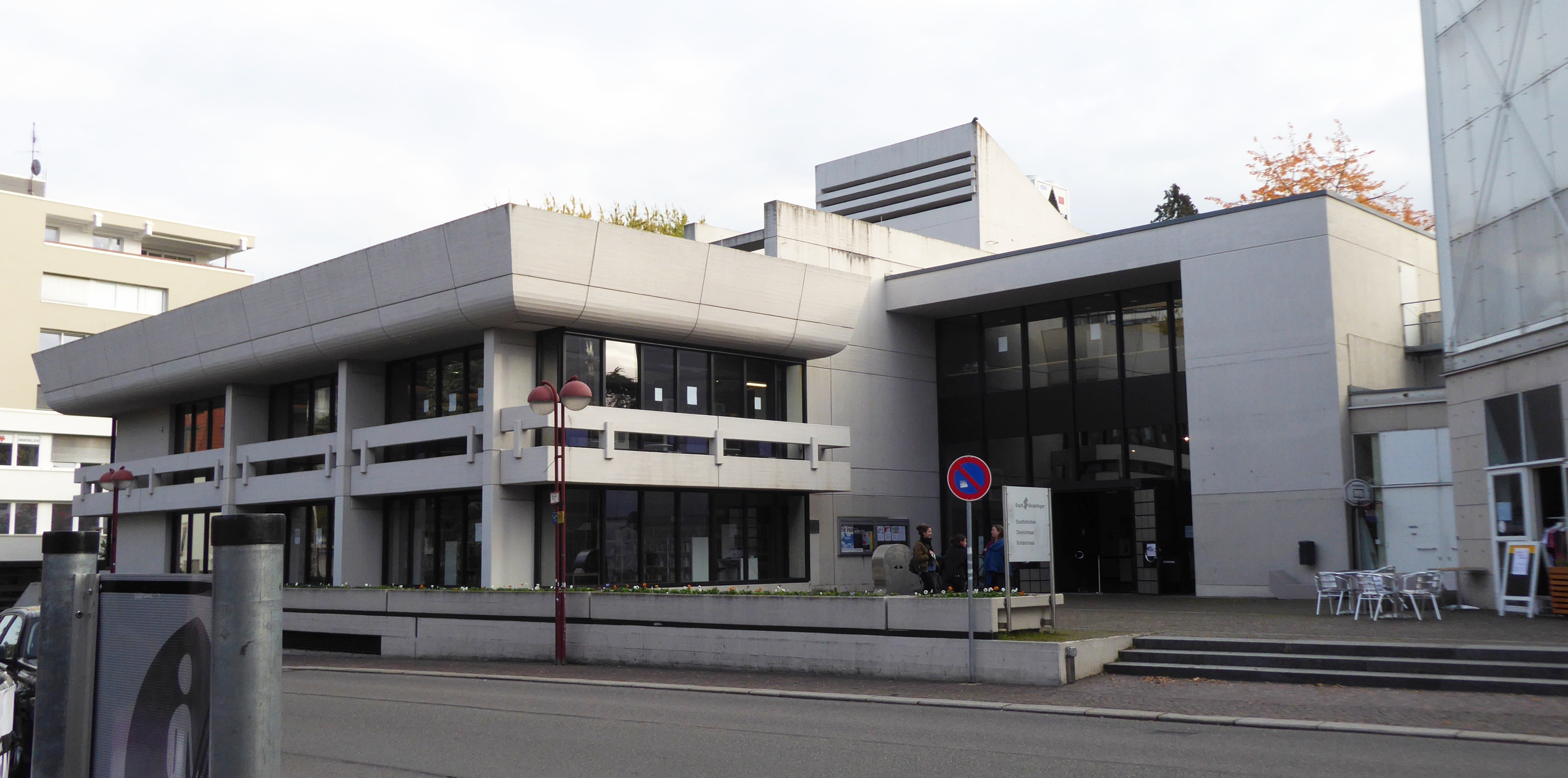 Mit Rückkehr zur Alarmstufe I ist der Zutritt zur Bibliothek, den Museen und der Galerie unter 2G möglich – zuvor galt 2G+.    Bild: Steiner/Archiv