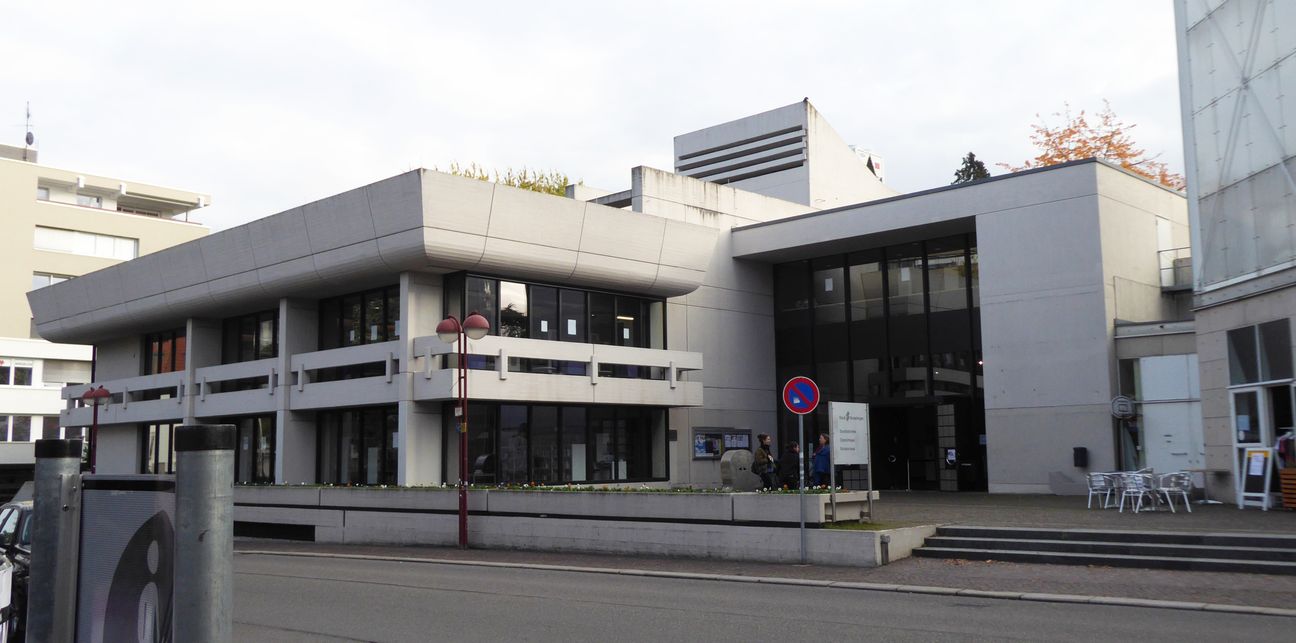 Mit Rückkehr zur Alarmstufe I ist der Zutritt zur Bibliothek, den Museen und der Galerie unter 2G möglich – zuvor galt 2G+. Bild: Steiner/Archiv