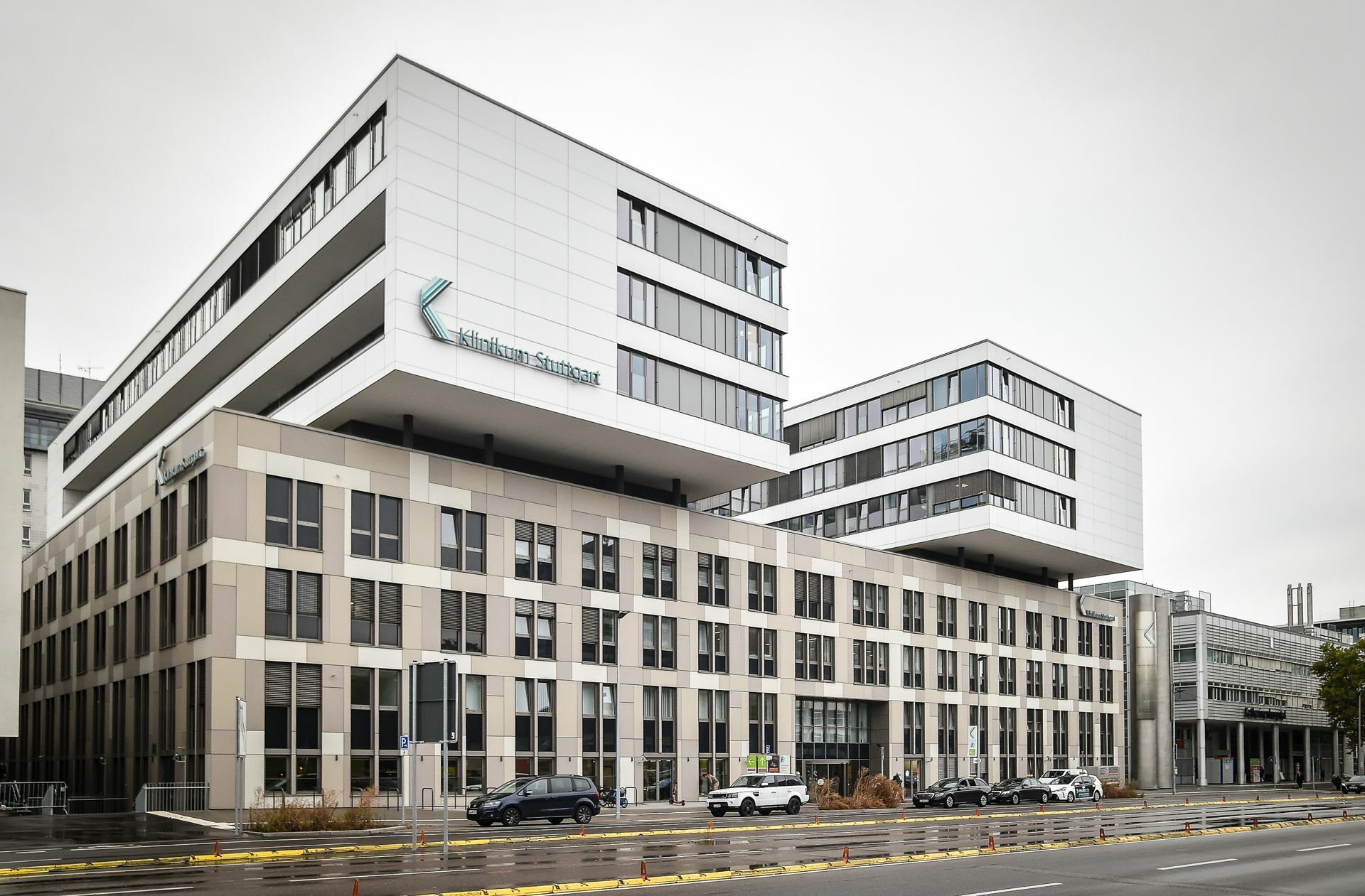 Am Stuttgarter Klinikum wird in den kommenden Jahren deutlich mehr Geld in klimagerechtes Bauen investiert werden, als geplant.