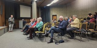 Rund 30 Zuhörer waren im Sindelfinger Stiftsgymnasium.