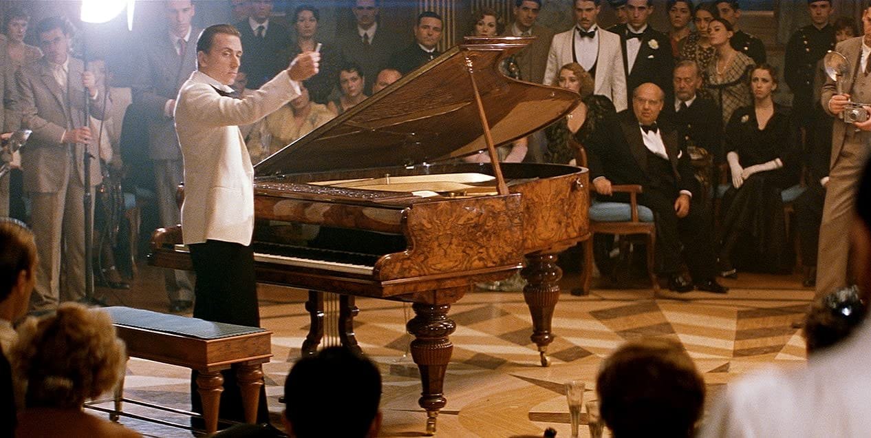 Tim Roth in "Die Legende vom Ozeanpianisten".