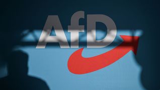 Die Debatte über Folgen aus der Verfassungsschutz-Einstufung nimmt Fahrt auf. (Archivbild)