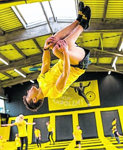 In der Sprungbude wird aus unten schon mal oben. Bild: z