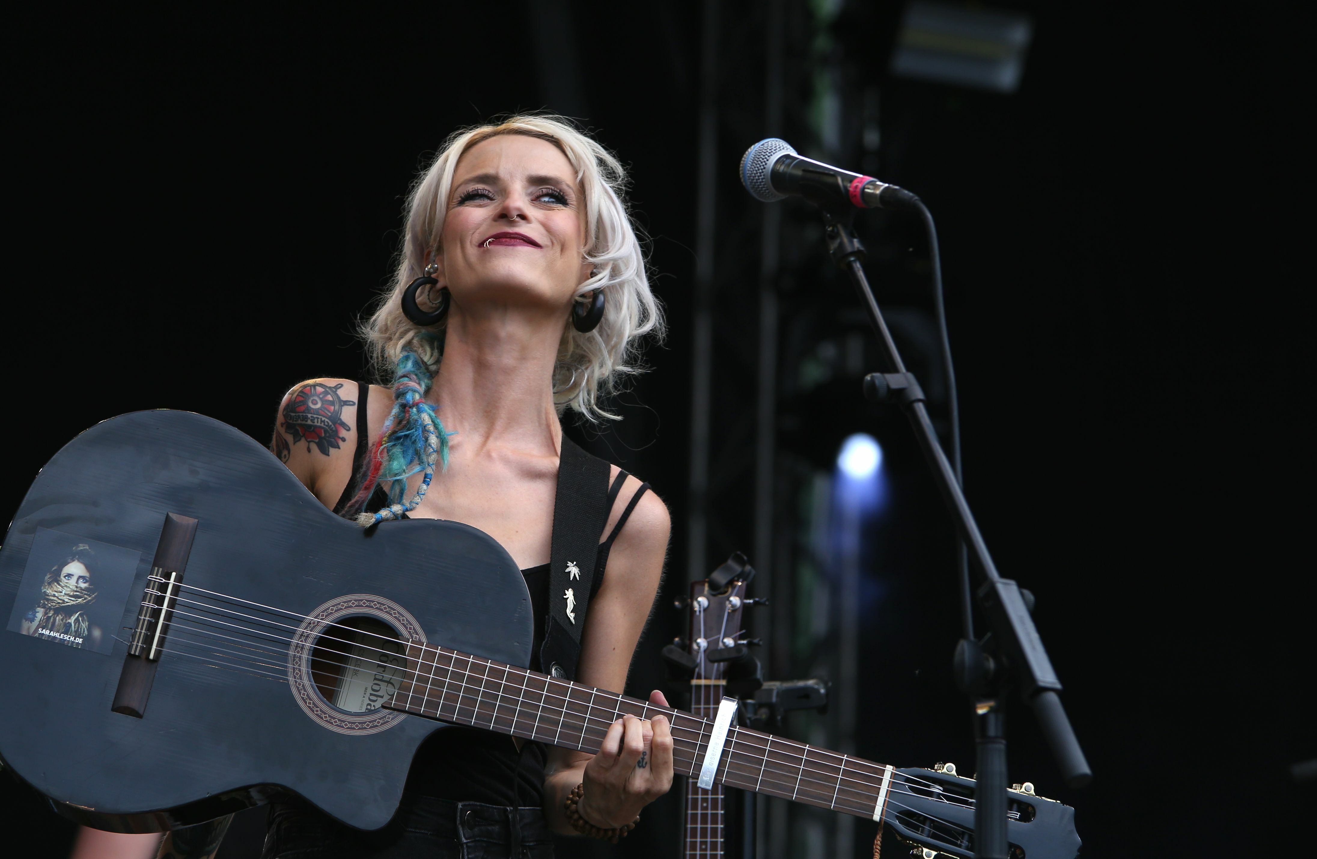 Krämerbrückenfest 2018: Sarah Lesch mit Band auf dem Domplatz.