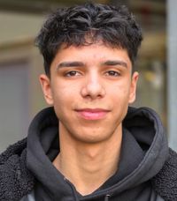 Noah Toleiko, Schüler