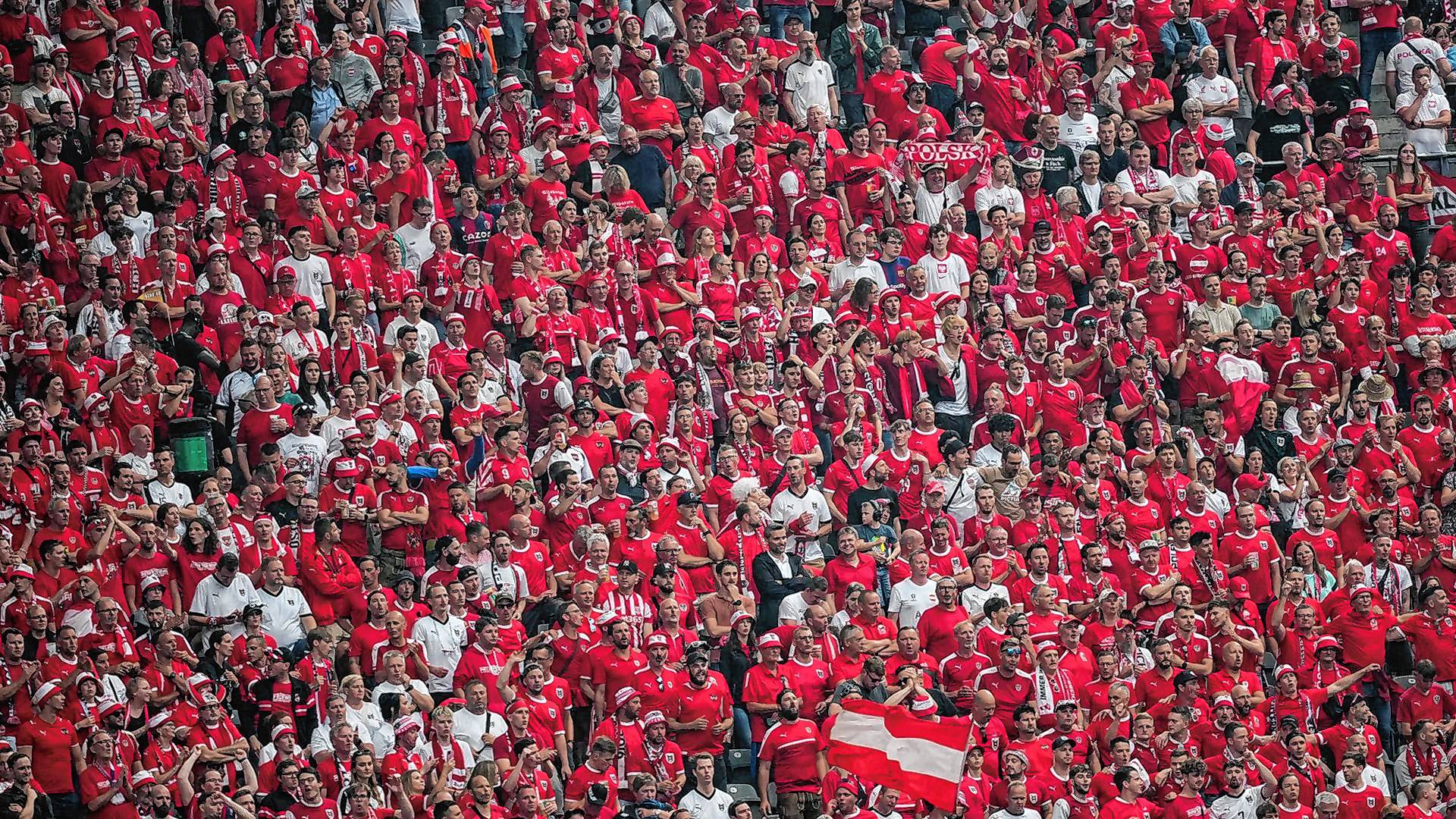 Österreichische Fans beim Spiel ihres Teams gegen Polen am Freitag in Berlin.