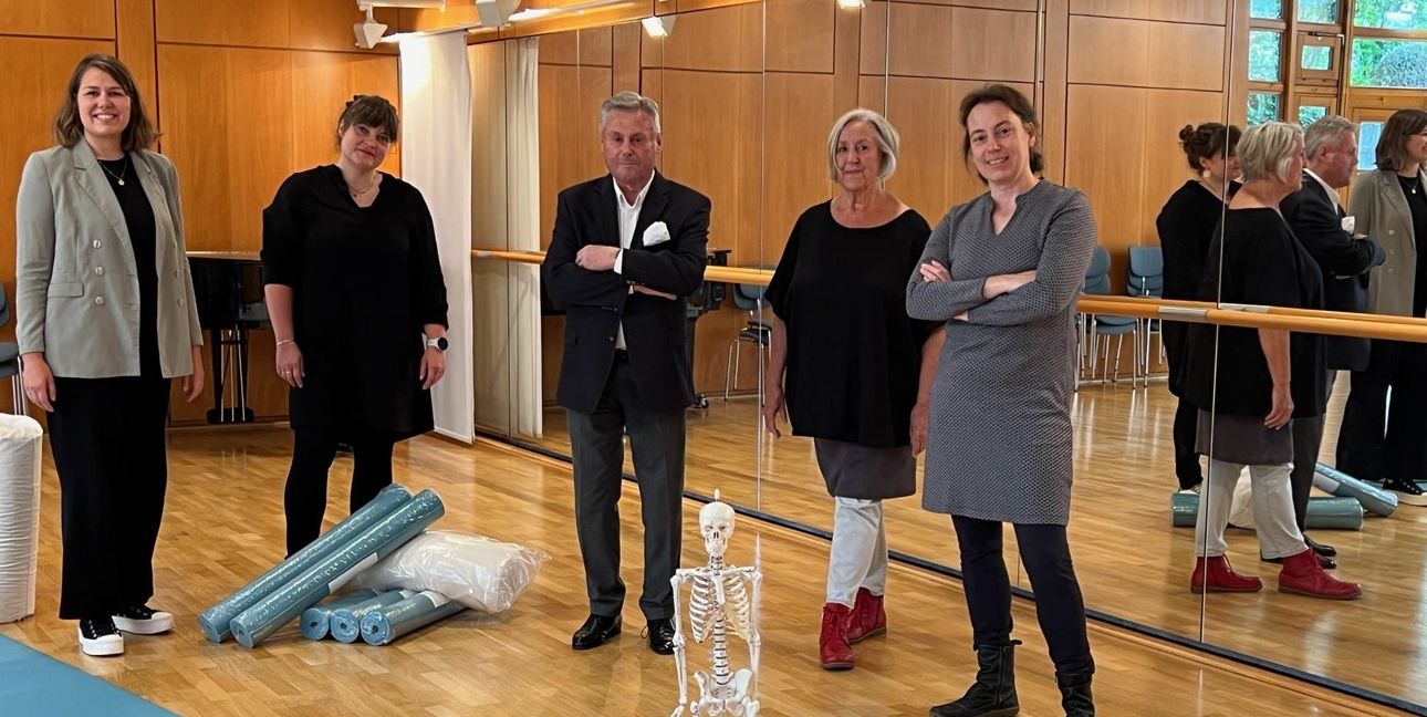 Von links: Maria Wunder, Sabrina Buck, Wohltäter Hermann Fischer, Monika Heber-Knobloch und Silke Lenssen-Weigold.