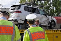 Aufräumarbeiten nach dem Unfall.