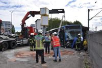 Aufräumarbeiten nach dem Unfall.