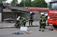 Aufräumarbeiten nach dem Unfall.