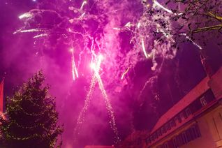Holzgerlingen hat mit einem zentralen, professionellen Feuerwerk ins neue Jahr gefeiert.