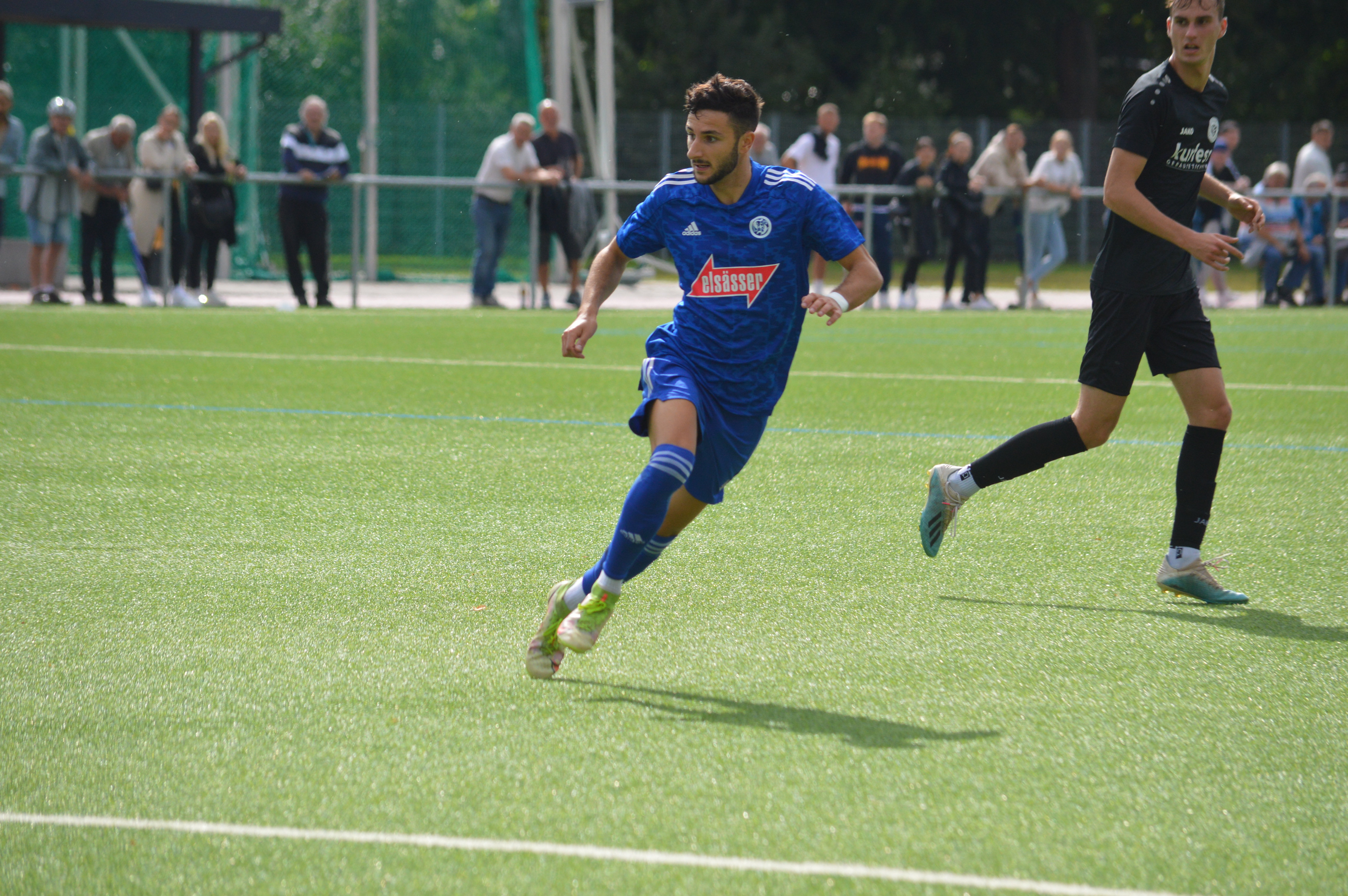 Gianluca Gamuzza wird in Wangen wieder aus einer defensiveren Mittelfeldposition die Geschicke des VfL Sindelfingen leiten. Bild: Zvizdiç
