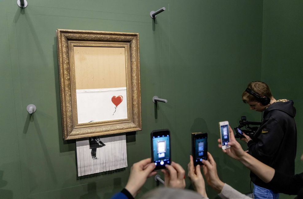 Sehnsuchtsbild: Banksys „Love is in the Bin“
 Foto: imago-images