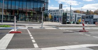 Zebrastreifen auf der Seite des Bitzerturms, Ampel auf der Seite vom Hofmeister: Wieso muss das so sein?