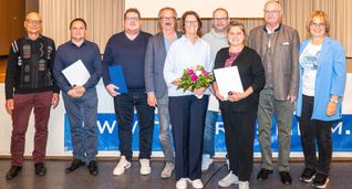 Für ihr ehrenamtliches Engagement wurden Norbert Kunz, Felix Gutekunst, Gerd Körber, Brigitte Schneider, Andreas Stegmüller, Marieluise Stierle, von Claus Lehners (2. Vorsitzender, links), Hasso Bubolz (Vorsitzender, 2.v. rechts) und Ortsvorsteherin He