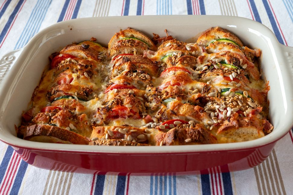 Der herzhafte Ofenschlupfer ist eine leckere Resteverwertung mit flexibler Füllung. Bild: Nüßle