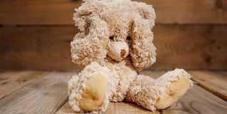 Laut Gesetzgeber können minderjährige Personen unter 14 Jahren sexuellen Handlungen nicht selbstbestimmt und aus freien Stücken zustimmen.