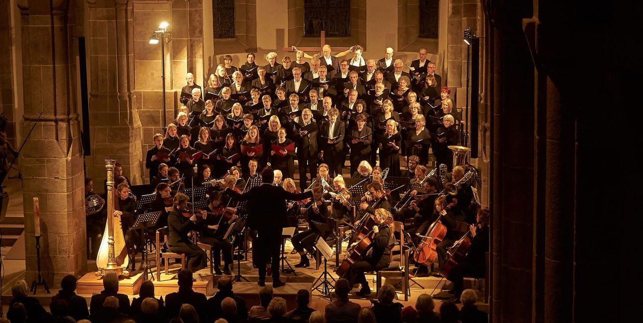 Cappella Nuova und Sindelfinger Sinfoniker führten Bruckner und Forrest in der Martinskirche auf.