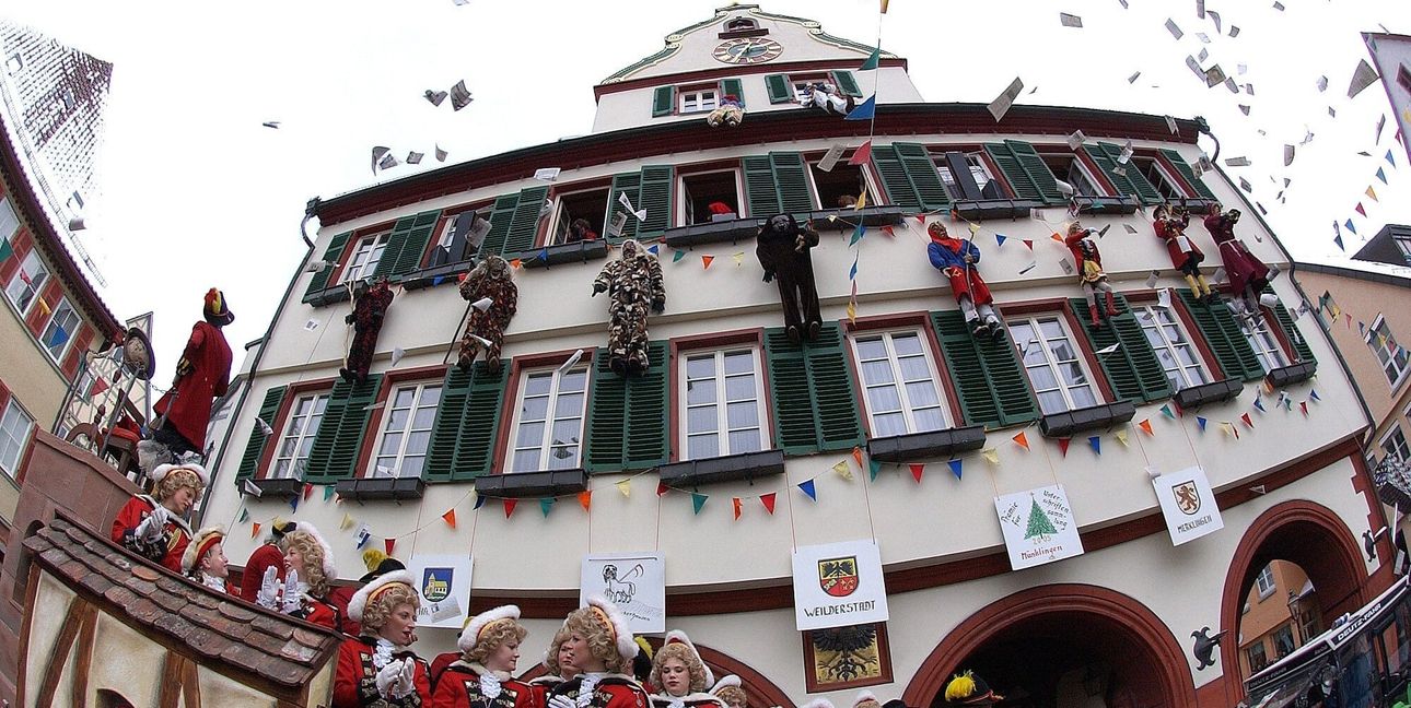 Bis zum Rathaussturm dauert es noch eine Weile.