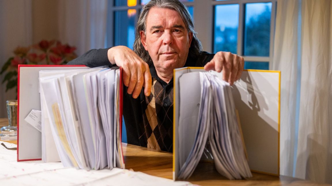 Er hat schon viele Unterlagen von Ärzten gesammelt (Archivbild)