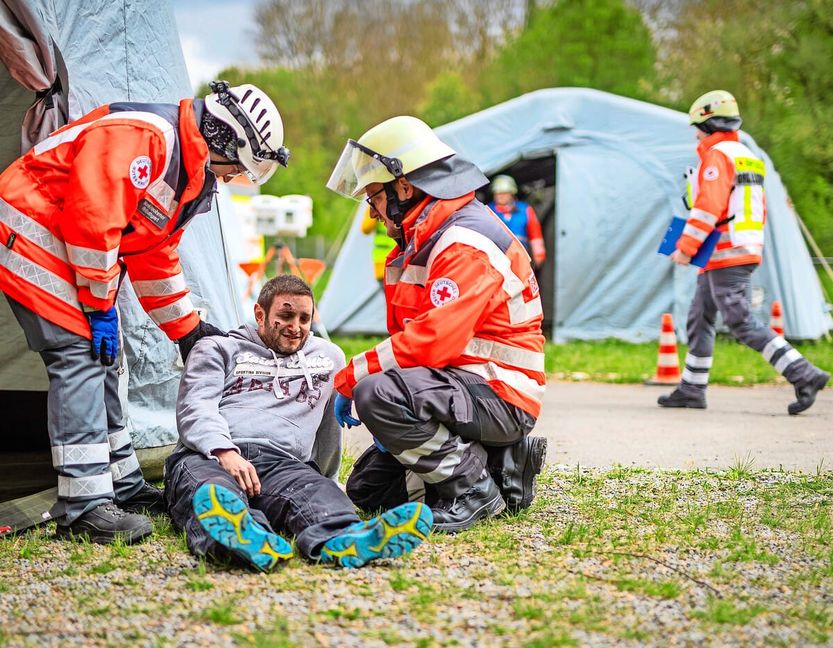 Eine Bevölkerungsschutzübung in Stuttgart vor einem Jahr: Hier ist die Katastrophe nur eine Simulation, die Verletzungen sind nur aufgemalt – aber was passiert in einem Ernstfall?