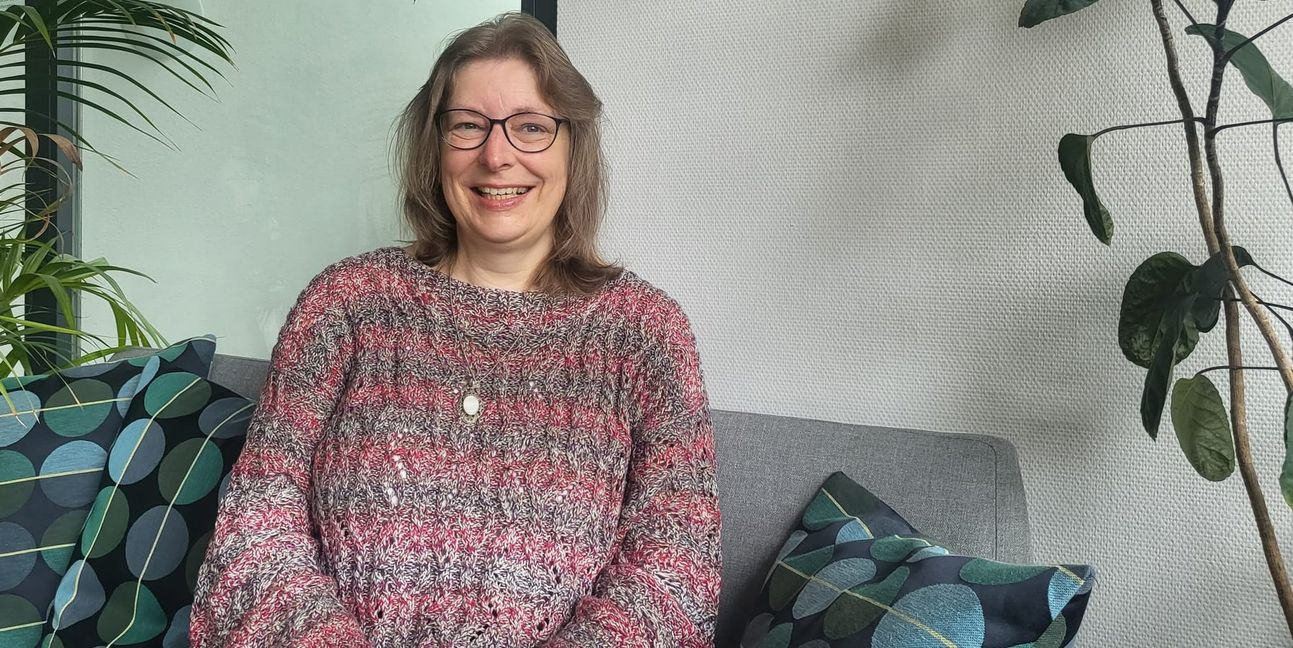 Elke Rau schätzt die Stille am frühen Morgen und die Menschen, für die sie seit 25 Jahren pünktlich liefert.