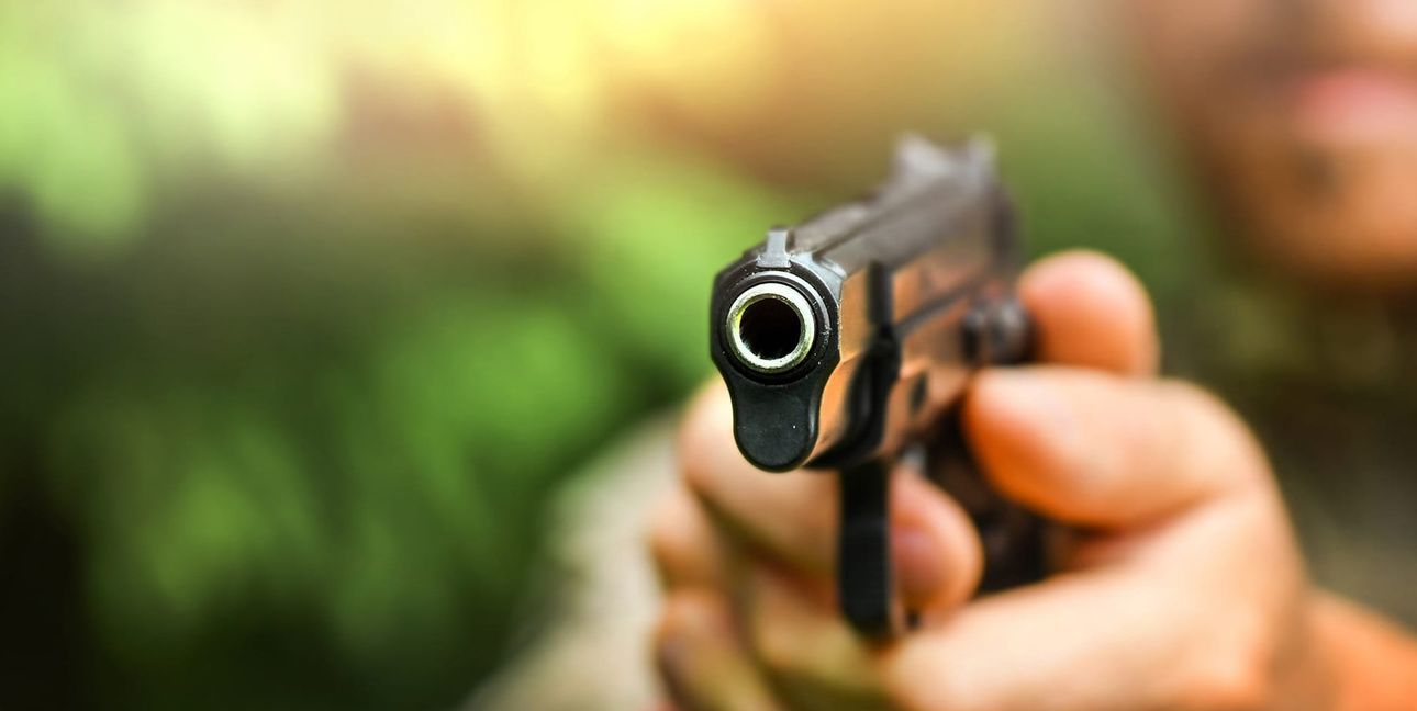 Das Gericht sah es als erwiesen an, dass der Angeklagte Anfang 2024 auf einen Mann in Steinenbronn schoss. (Symbolbild)