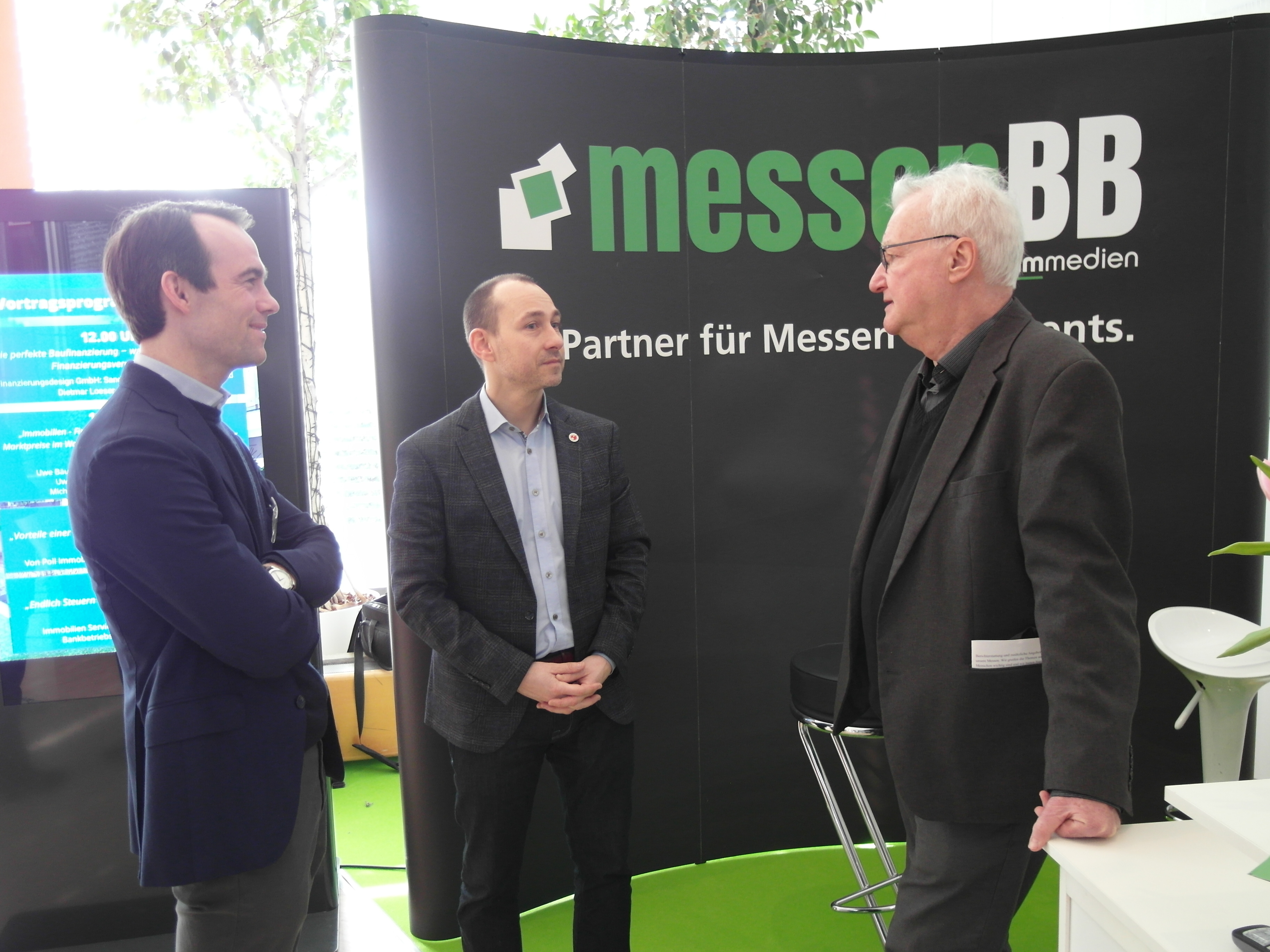 SZ/BZ-Verleger Dr. Christian Röhm, Böblingens Oberbürgermeister Dr. Stefan Belz und Hans-Jörg Zürn, Verlagsleiter Sonderprojekte bei Röhm Medien, haben die 25. Immo-Messe eröffnet.