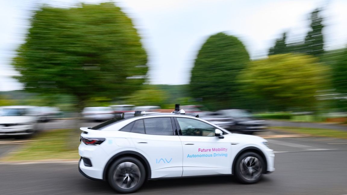 Auch beim autonomen Fahren stellen sich Fragen der Produkthaftung. (Symbolbild)