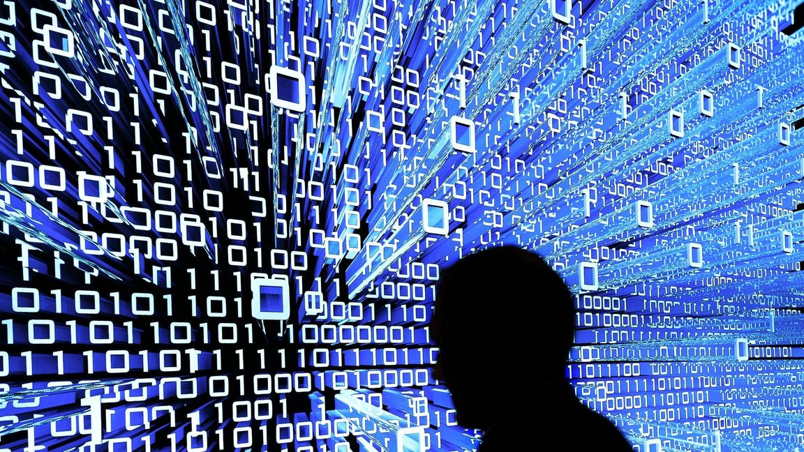 Für viele Menschen in Deutschland ist Künstliche Intelligenz (KI) längst Teil ihres Arbeitsalltags. (Symbolbild)
