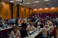 Über 300 Besucher feiern beim 66. Dorfabend des Gesangvereins Frohsinn in der Holzgerlinger Stadthalle.