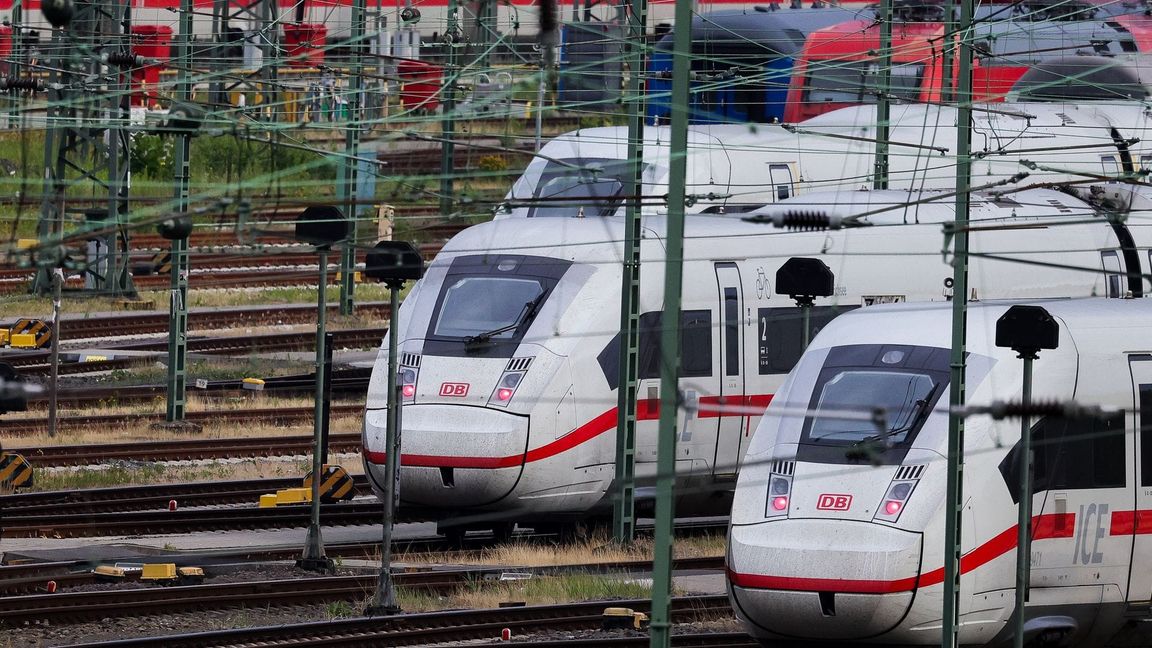 Die Bahn richtet einen neuen Direktzug von Nord nach Süd ein. (Archivbild)