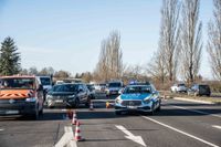 An der Kreuzung Gottlieb-Daimler-Straße/Calwer Straße in Sindelfingen fuhr ein Mercedes auf einen Peugeot auf.