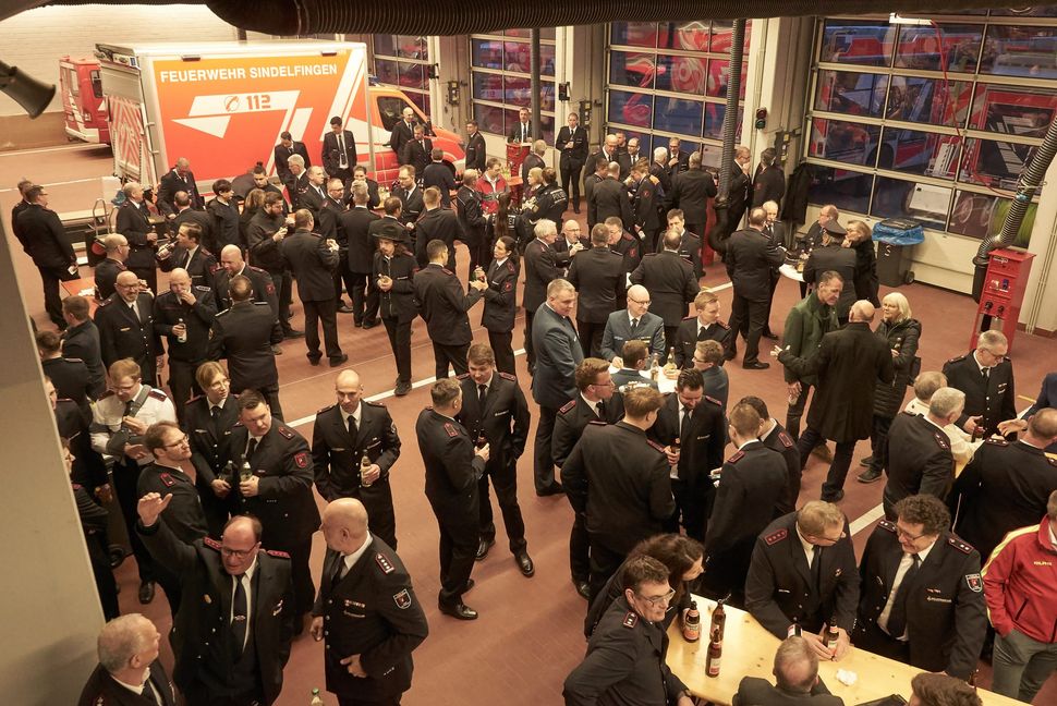 Hauptversammlung Feuerwehr Sindelfingen in Fahrzeughalle