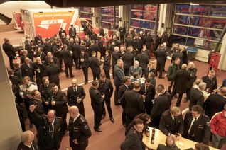 Hauptversammlung Feuerwehr Sindelfingen in Fahrzeughalle