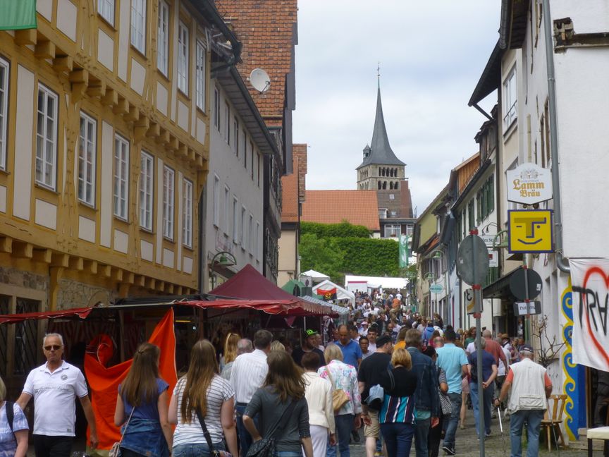 Zum herrschte kaum ein Durchkommen in den Gassen der Sindelfinger Altstadt (Bild: Steiner)