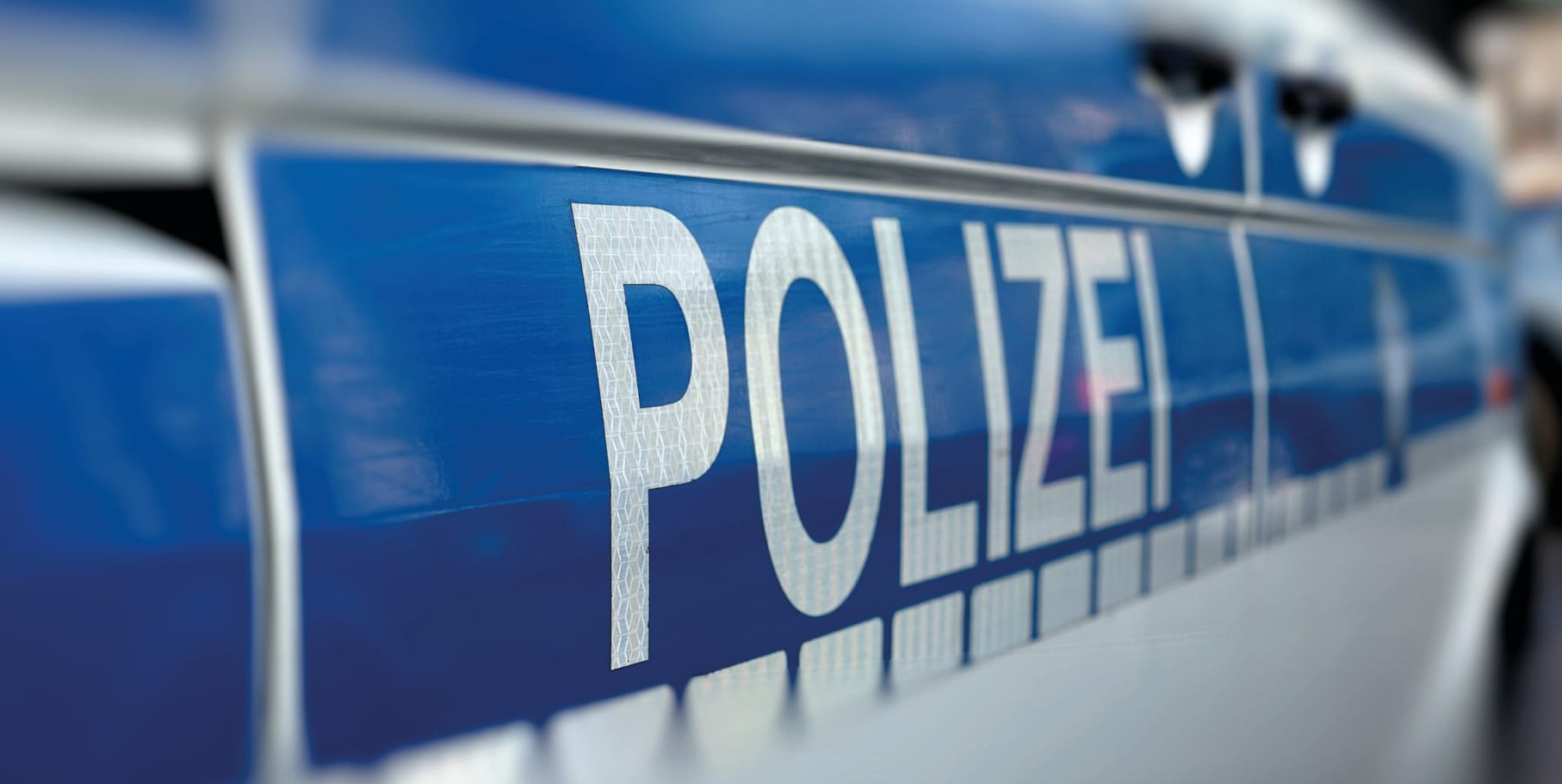 Die Verkehrspolizeiinspektion Ludwigsburg bittet um Zeugenhinweise.