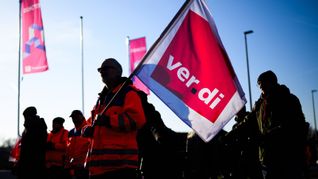Verdi-Mitglieder gehen auf die Straße. (Archivbild)