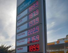 Spritpreise an einer Sindelfinger Tankstelle am Dienstag um 14 Uhr.