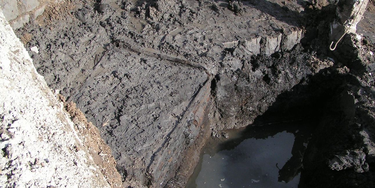 Reste der Brunnenverschalung, die auf der Ikea-Baustelle 1996 gefunden wurde. Das Eichenholz dazu wurde im Jahr 205 n. Chr. geschlagen.