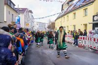 Hexen, Bären, Funkenmariechen: Beim Böblinger Rosenmontagsumzug haben Tausende gefeiert