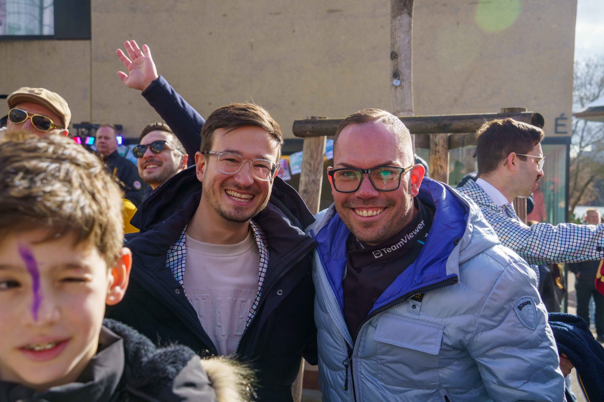Hexen, Bären, Funkenmariechen: Beim Böblinger Rosenmontagsumzug haben Tausende gefeiert