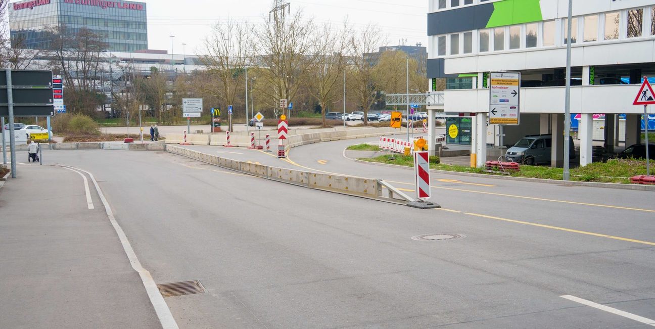 Im Bereich des Lofts gilt nun eine abknickende Vorfahrt.